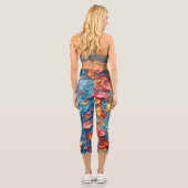 Petals in Motion – Expressive Abstract Floral Capri Leggings (Rückseite)