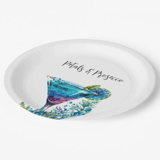 Petals & Prosecco Blue Floral Brautparty Pappteller (Schrägansicht)