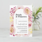 Petals & Prosecco Blumenstrauß Brautparty Einladung (Stehend Vorderseite)