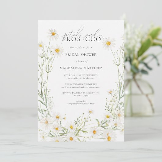 Petals Prosecco Boho Daisy Brautparty Einladung (Stehend Vorderseite)