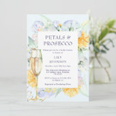 Petals & Prosecco Modernes Brautparty Einladung (Stehend Vorderseite)