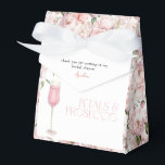 Petals & Prosecco Rosa Blumendusche Vielen Dank Geschenkschachtel<br><div class="desc">Ein schöner letzter blüh für Ihre Veranstaltung, diese Blumengeschenkbox bietet den Gästen einen durchdachten und in Schönheit eingebetteten Abstecher. Die weiche Blütenpalette, die Aquarellblumen und das prächtige, rosa Prosecco-Glas verleihen dem Hotel ein Gefühl von erhobenem und dennoch persönlichem Ambiente - ideal für Süßigkeiten, Leckereien oder jede herzliche Geste. Ideal für...</div>