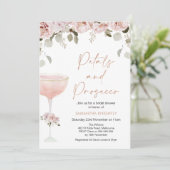 Petals und Prosecco Blush Brautparty Inv Einladung (Stehend Vorderseite)