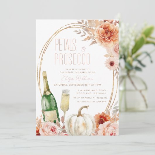 Petals und Prosecco Pumpkin Elfenbein Brautparty Einladung (Stehend Vorderseite)