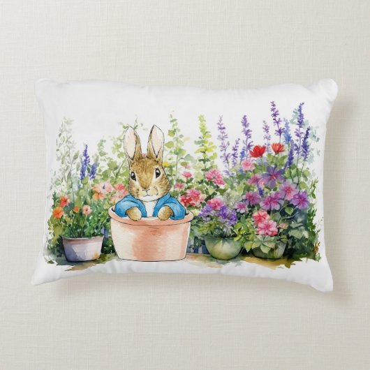 Peter das Kaninchen in einem Topf Dekokissen (Rückseite)