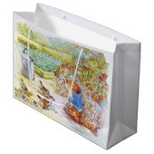 Peter das Kaninchen Tumbling in Vegie Patch Große Geschenktüte (Vorderseite Schrägansicht)