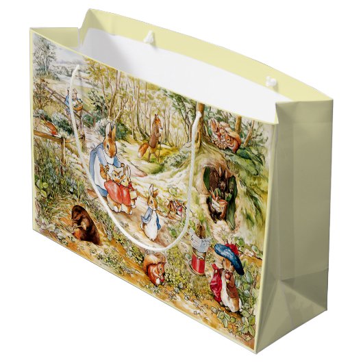 Peter der Kaninchen im Wald Große Geschenktüte (Rückseite Schrägansicht)