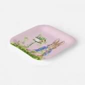 Peter der Kaninchen in seinem Garten Pappteller (Gewinkelt)