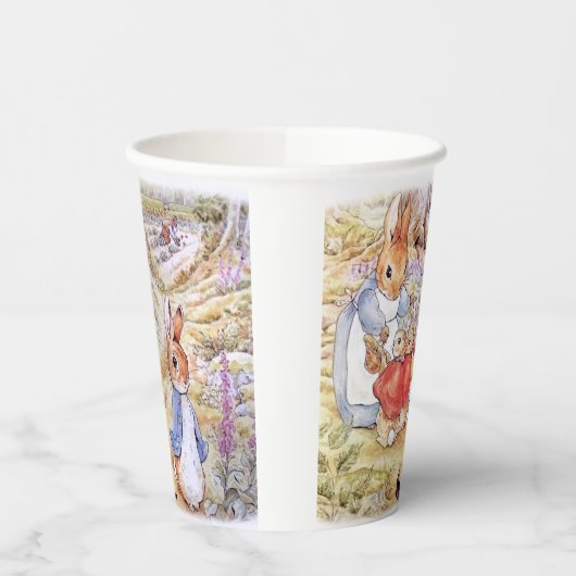 Peter der Kaninchen mit Josephine Bunny im Wald Pappbecher (Links)