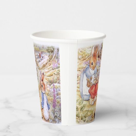 Peter der Kaninchen mit Josephine Bunny im Wald Pappbecher (Rechts)