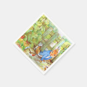 Peter der Kaninchen schleichend in Mc Gregors Gart Serviette (Ecke)