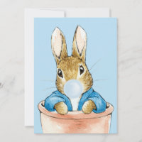 Peter der Rabbit bläst ein blaues Blasen-Kaugummi