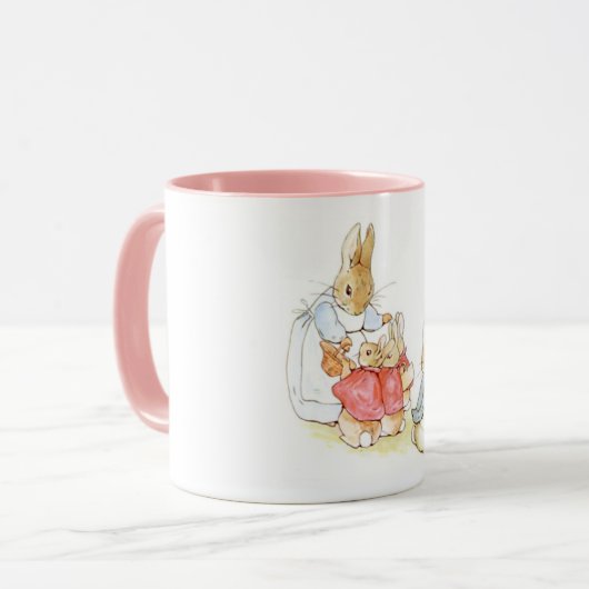 Peter Rabbit and his Sisters (by Beatrix Potter) Tasse (Vorderseite Links)