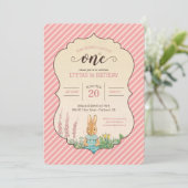Peter Rabbit | Baby Girl's First Birthday Einladung (Stehend Vorderseite)