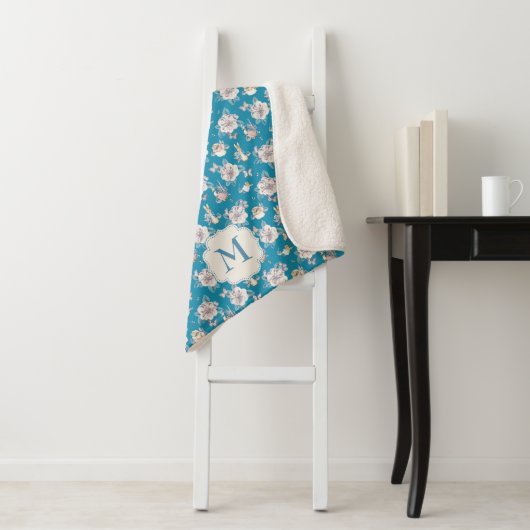 Peter Rabbit | Blaues Blumengartenmuster Sherpadecke (Beispiel)