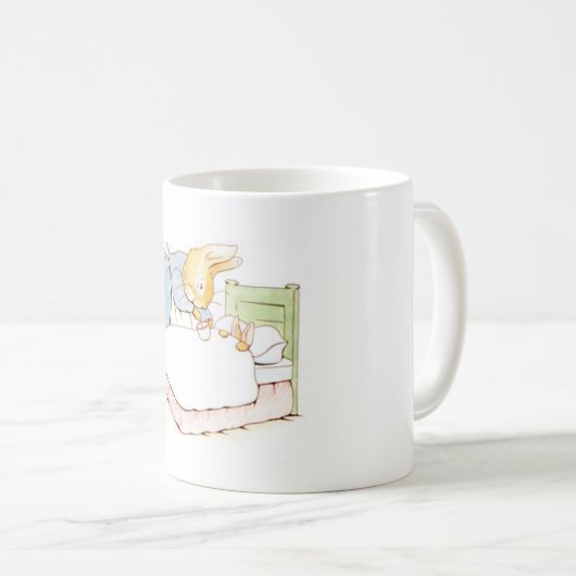 Peter Rabbit in Bed (wird von seiner Mutter Gefütt Kaffeetasse (VorderseiteRechts)