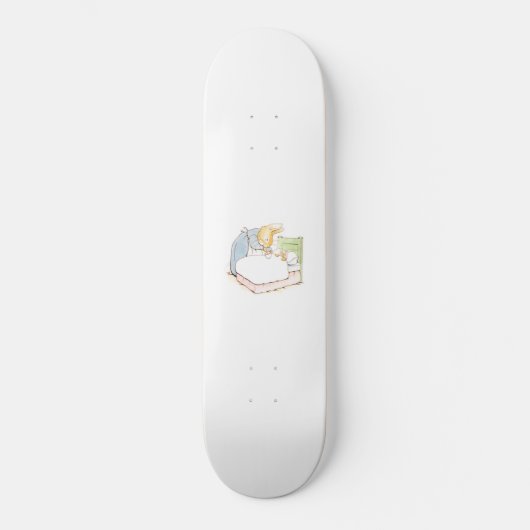 Peter Rabbit in Bed (wird von seiner Mutter Gefütt Skateboard (Vorderseite)