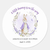 Peter Rabbit Lila Baby Shower Runder Aufkleber (Vorderseite)