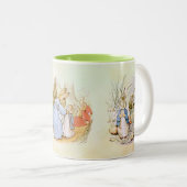Peter Rabbit (Mama) Zweifarbige Tasse (VorderseiteRechts)