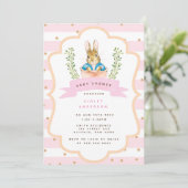 Peter Rabbit Pastel Pink Girl Babydusche Einladung (Stehend Vorderseite)