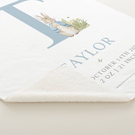 Peter Rabbit | Personalisierter Buchstabe T Sherpadecke (3/4)