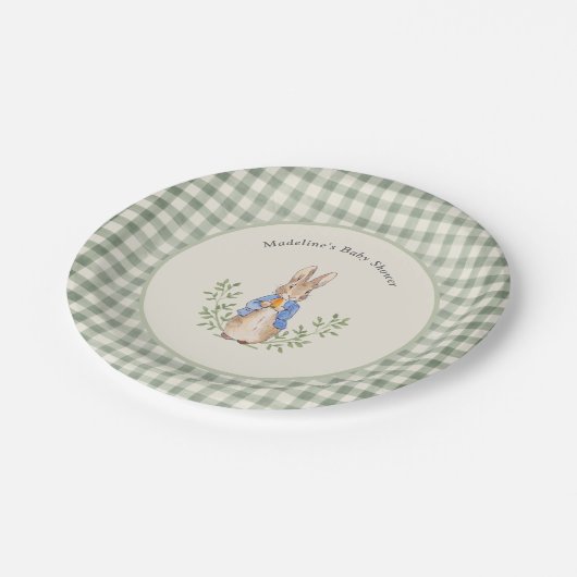 Peter Rabbit Sage Green Gingham Baby Shower Pappteller (Schrägansicht)