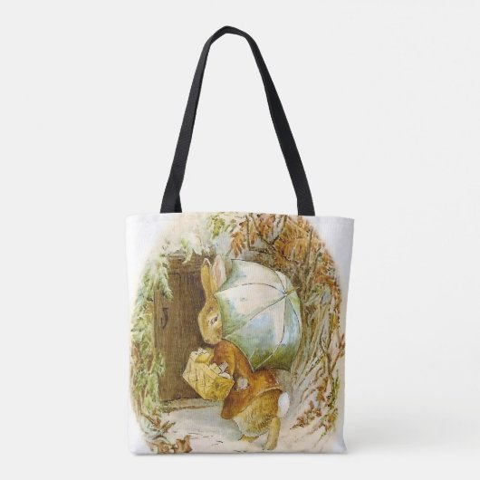"Peter Rabbit with Winter Umbrella" von Beatrix Po Tasche (Rückseite)