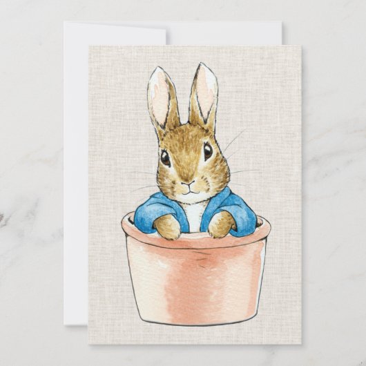 Peter the Rabbit in Pflanze Topf beige Leinenstruk Einladung (Vorderseite)