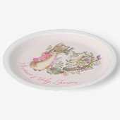 Peter the Rabbit Pink Floral Girl Baby Shower Pappteller (Schrägansicht)