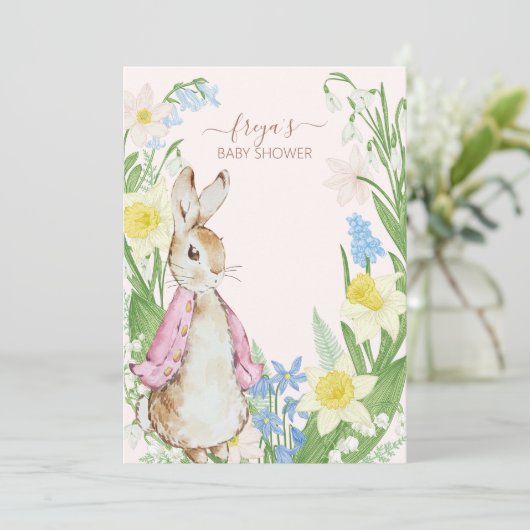 Peter the Rabbit Spring Blooms Pink Baby Dusche Einladung (Stehend Vorderseite)