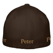 Peters Stickname, Bestickte Baseballkappe (Rückseite)