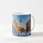 Peterskirche im Winter in Riga, Lettland Kaffeetasse (VorderseiteRechts)