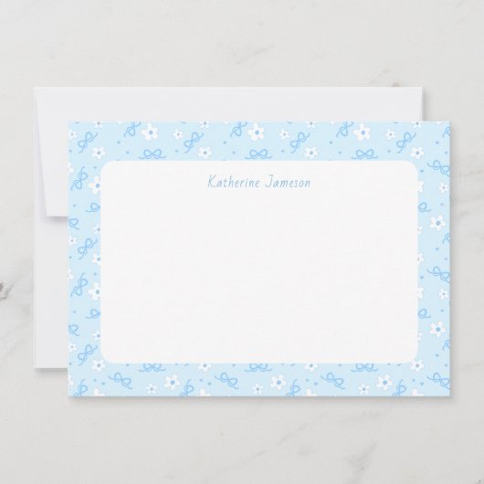 Petit Blue Whimsical Bows Daisy Monogram Notecard Dankeskarte (Vorderseite)