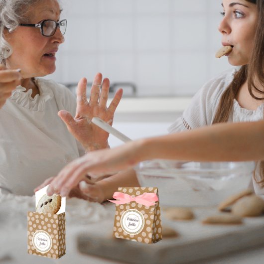 Petite boîte de pâtisserie avec kraft et ruban geschenkschachtel