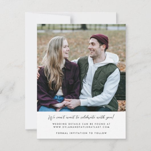 Petite Simple Modern Mixed Schriftart Gerahmt 2 Fo Save The Date (Rückseite)