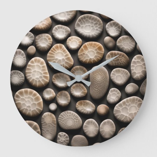 Petoskey Stone Collection Große Wanduhr (Vorderseite)