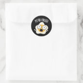 Petri-fried Funny Fried Egg Pun Dark BG Runder Aufkleber (Tasche)