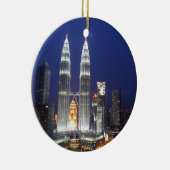 Petronas Türme beleuchtet in der Nacht Kuala Lumpu Keramikornament (Rechts)