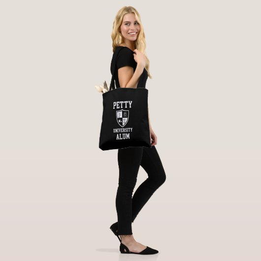 Petty University Alum Absolvent personalisiert lus Tasche (Am Model)