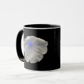 Petunia Blue Glow Tasse (Vorderseite Links)