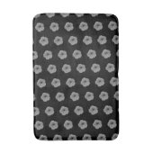 Petunien in Schwarz und Weiß Badematte (Vorderseite Vertikal)