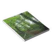 Pfad durch den grünen Wälder Notepad Notizblock (angewinkelt)