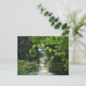 Pfad in der Natur Grüne Bäume Zitat Fotografie Postkarte (Stehend Vorderseite)