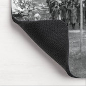Pfadfinderin Flagge-Anheben: 1919 Mousepad (Ecke)