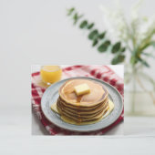 Pfannkuchen auf einem mit Sirup bedeckten Teller Postkarte (Stehend Vorderseite)