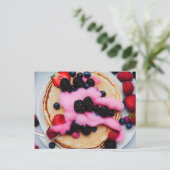 Pfannkuchen mit Beeren Postkarte (Stehend Vorderseite)