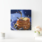 Pfannkuchen mit Sirup und Blaubeere Quadratische Wanduhr (Zuhause)