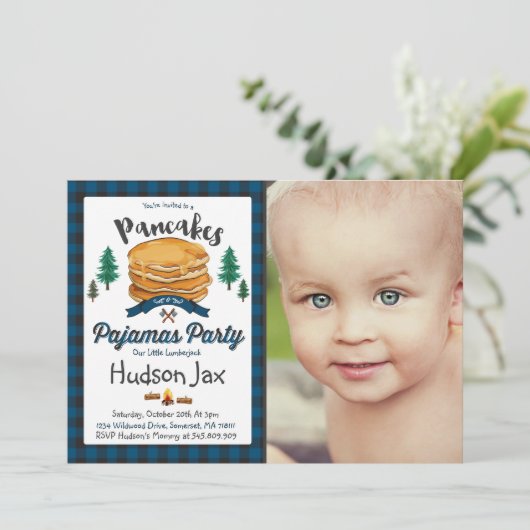 Pfannkuchen und Pajamas Geburtstag Einladung Karie (Stehend Vorderseite)