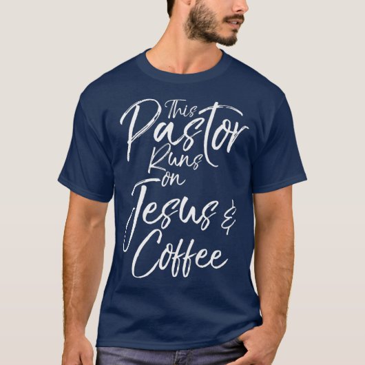 Pfarrer der Kirche Sprichwort Dieser Pfarrer läuft T-Shirt (Vorderseite)