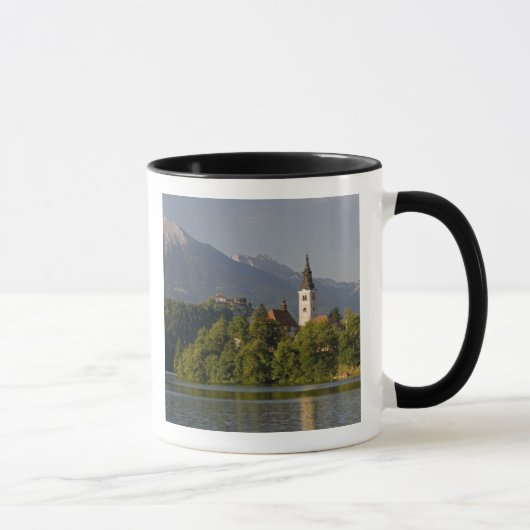 Pfarrkirche auf Insel am See Tasse (Rechts)
